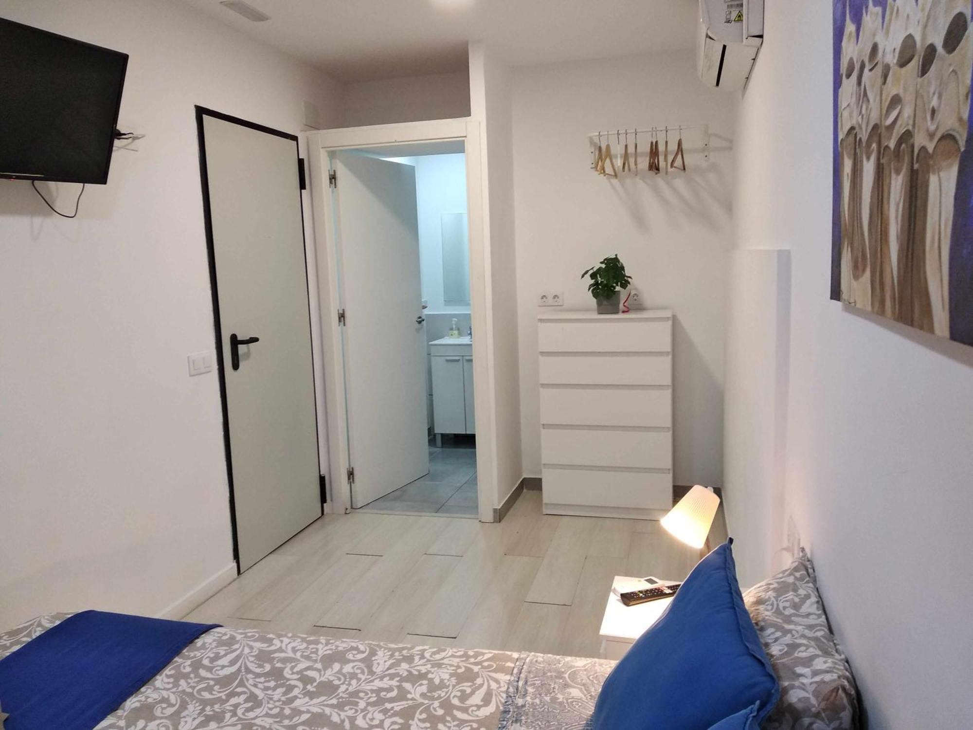 Hostal Urban Basic L’Hospitalet de Llobregat Zimmer foto