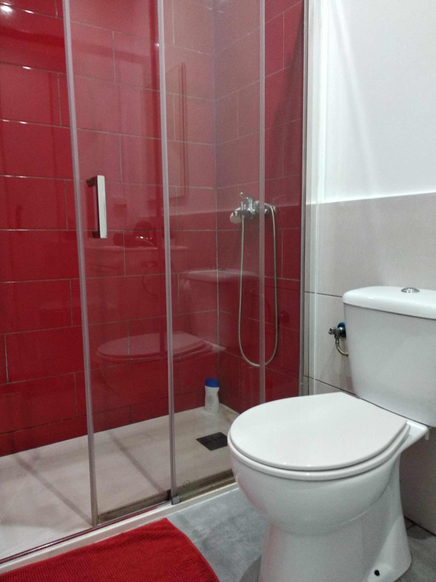 Hostal Urban Basic L’Hospitalet de Llobregat Zimmer foto